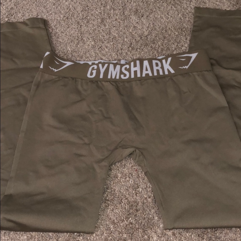gym shark leggings!!